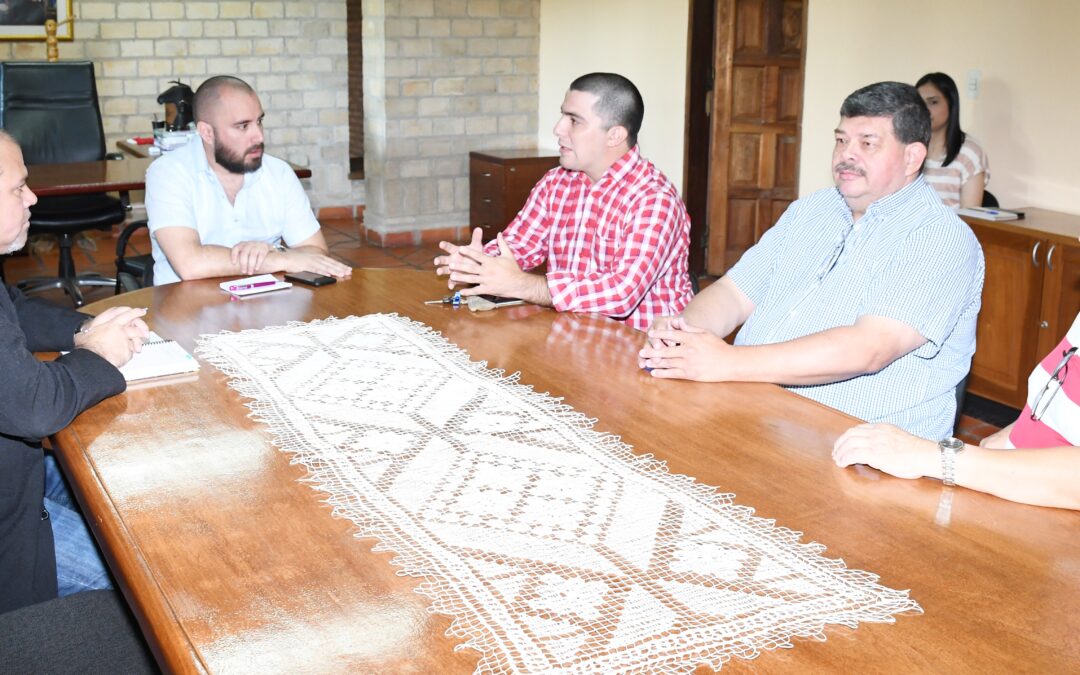 Ministro del MADES recibió a representantes de la Cámara Paraguaya de Agua