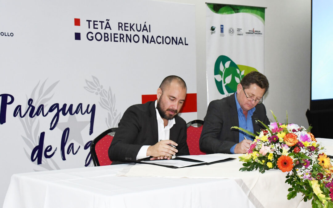 MADES firma convenios estratégicos con FECOPROD y Guyra Paraguay