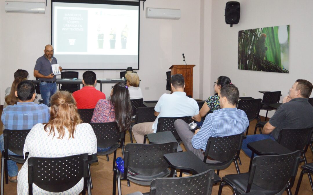 MADES sigue capacitando sobre necesidad de una buena gestión de los RSU