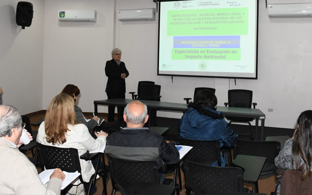 Debaten sobre Gestión de Residuos Sólidos en el marco de la construcción del Código Ambiental