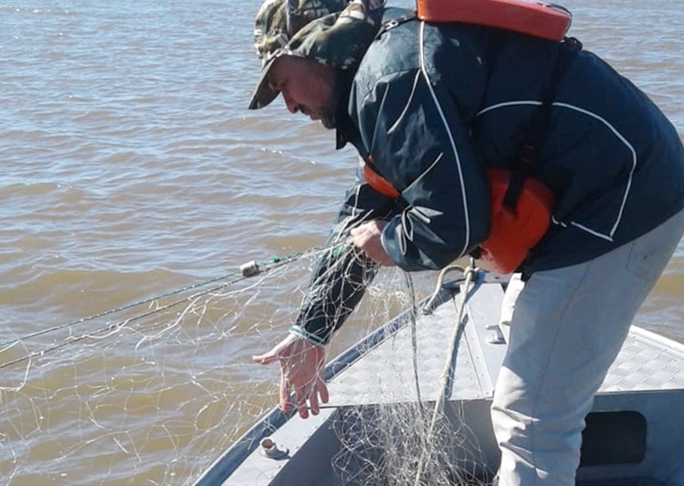 Ñeembucú: Incautan redes de pesca no permitidas durante controles fluviales
