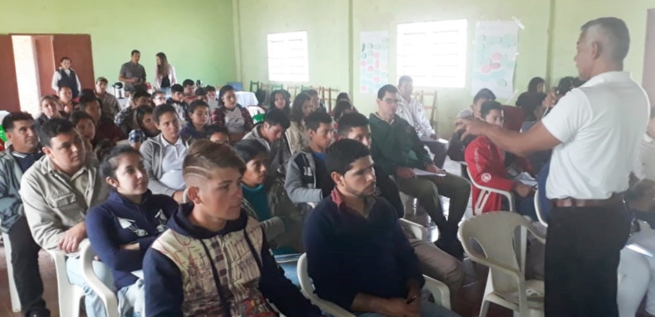 Jóvenes de Tavaí participan de la 2da jornada de capacitación sobre vivero forestal