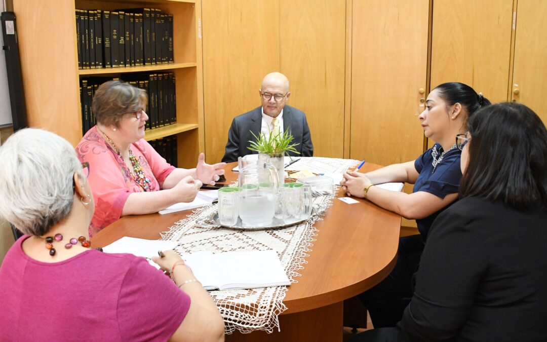 Técnicos del MADES recibieron a representantes de la  Cowater International