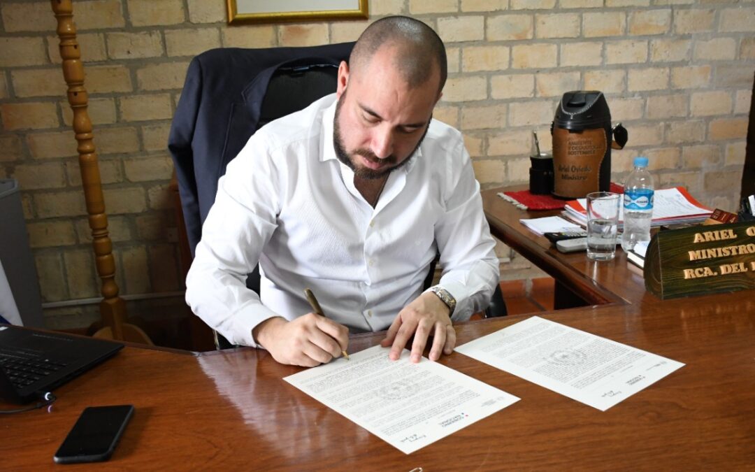 Ministro del MADES firma Resolución con la que se asegura la protección de bosque nativo del Chaco