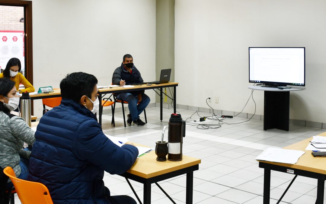 Reunión de seguimiento y monitoreo de proyecto que busca eliminar sustancias agotadoras de la capa de ozono