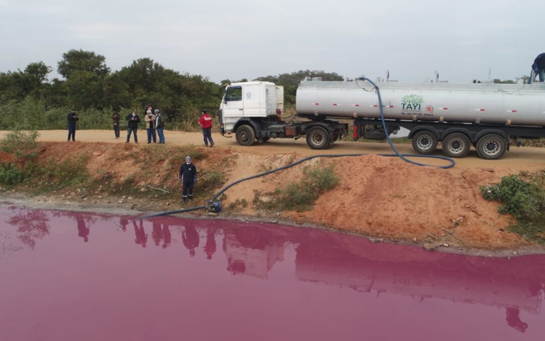 Extraen 22.000 litros de agua de la Laguna Cerro para ensayo de remediación a mayor escala