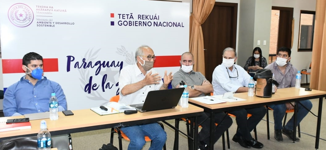 Autoridades del Ejecutivo y  de la Municipalidad de Asunción analizan alternativas para evitar más incendios en Cateura