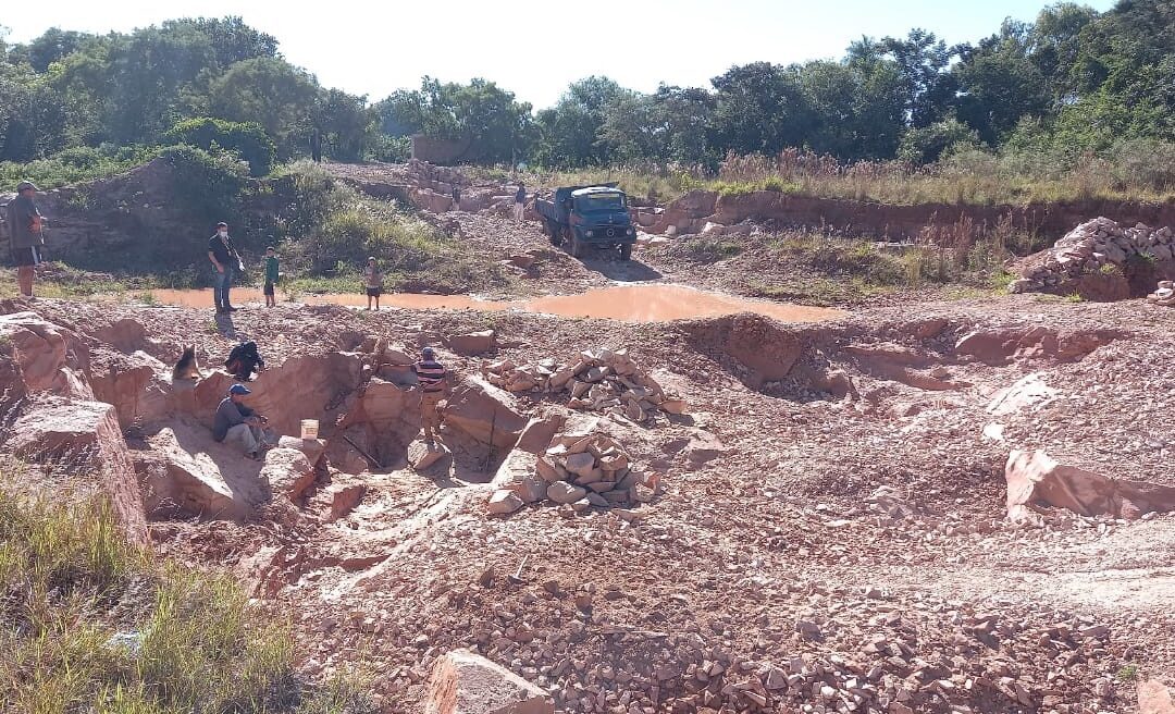 Intervienen varias canteras en zona de Piribebuy