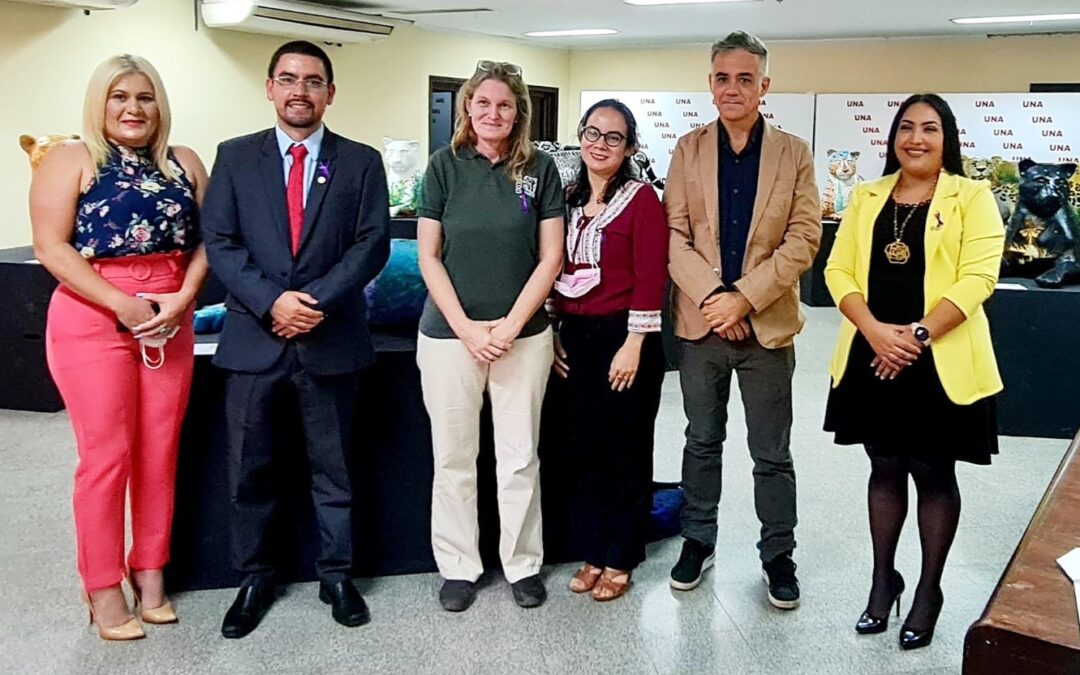 Disertación sobre Estrategia Nacional de Género ante el Cambio Climático en conversatorio de la UNA
