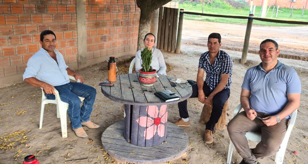 AbE Chaco: Técnicos presentan la propuesta de plan de actividades para el año 2023 al  intendente Municipal de Fuerte Olimpo.