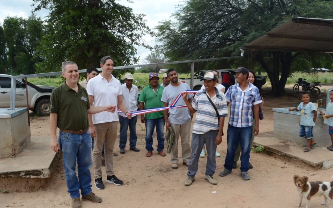 Inauguran obras que abastecen con 500.000 litros de agua a familias indígenas del Chaco