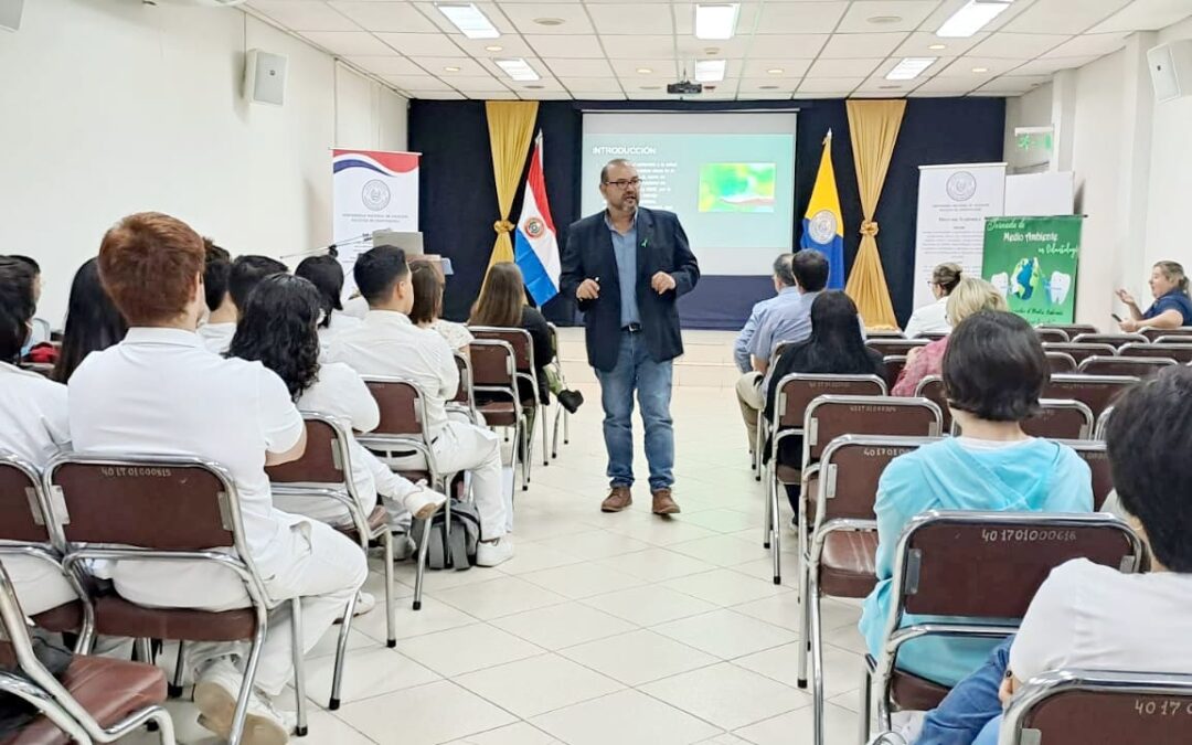 Residuos Peligrosos fue tema abordado por técnicos del MADES en jornada del Medio Ambiente en la UNA