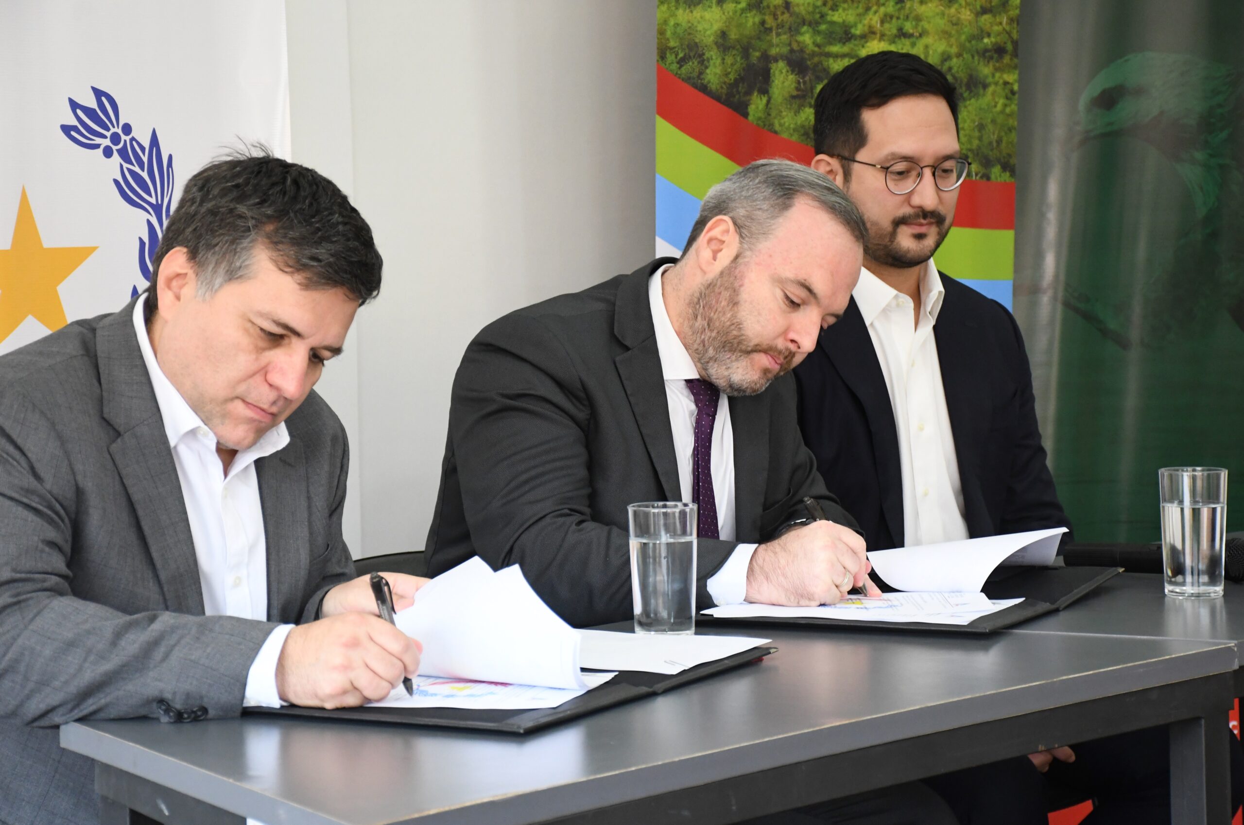 MADES y Atenil S.A firman importante acuerdo de cooperación interinstitucional