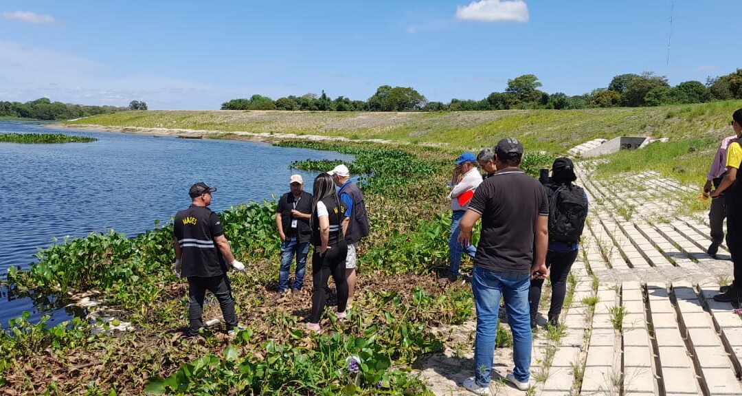 Mades verifica in situ mortalidad de peces en Ñeembucú