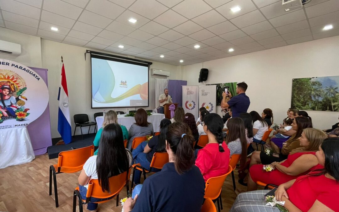 Dia de la Mujer Paraguaya. Homenaje del Mades a funcionarias