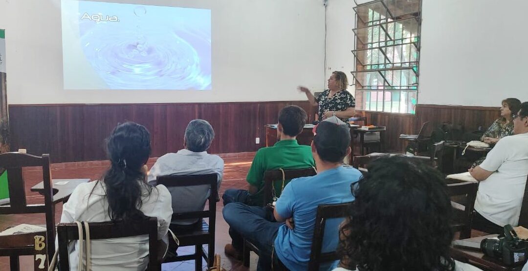 Mades en el colegio: Docentes reciben capacitación sobre educación ambiental