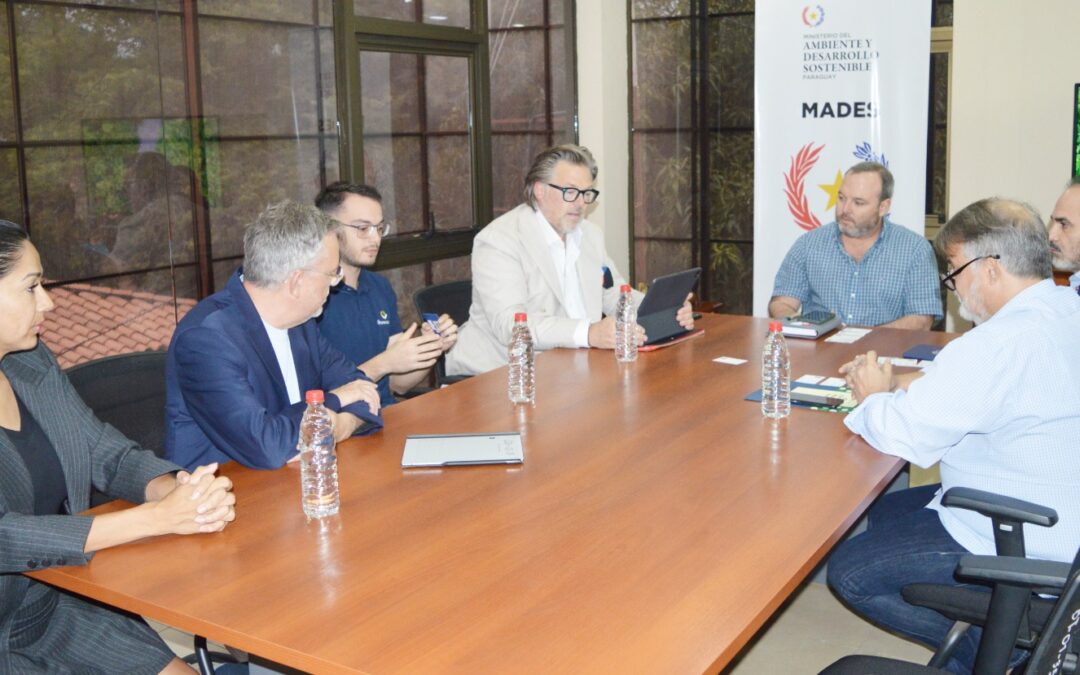 Titular del Mades recibe a inversionistas en biocombustibles