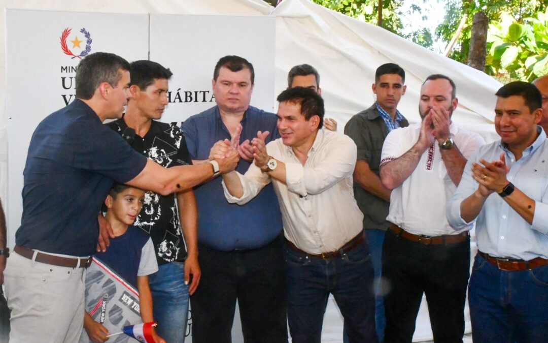 Inauguración de viviendas en Luque con presencia de autoridades nacionales