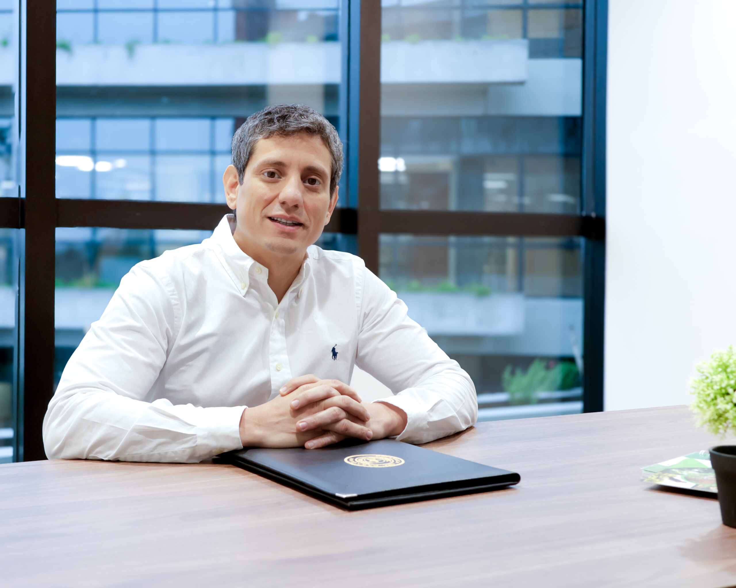 Abg. Victor González
