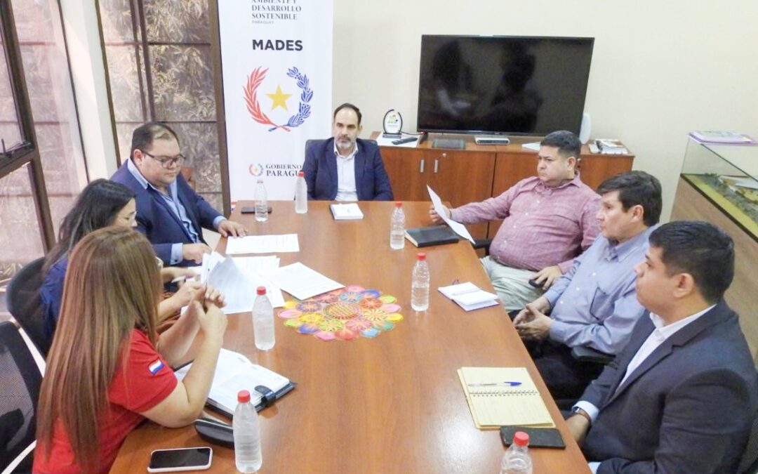 Representantes del MADES y del INDERT abordan avances en la titulación de parques y áreas protegidas