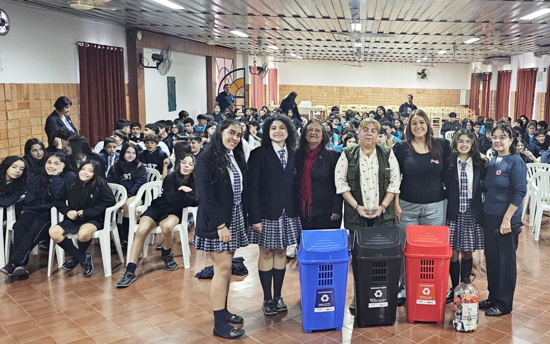 Capacitación sobre Gestión de Residuos en el Colegio Santa Teresita de Luque