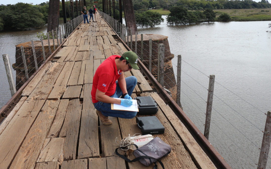 MADES interviene en el Río Pirapó ante denuncias de mortandad de peces