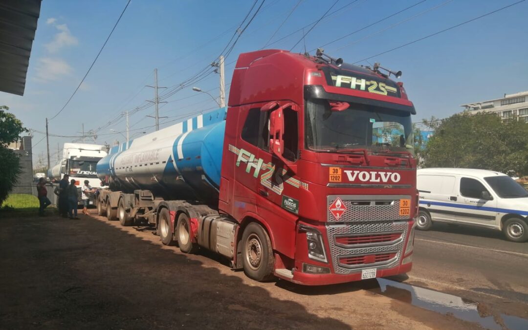 MADES y Ministerio Público intervinieron ante derrame de combustible en la zona de Madame Lynch