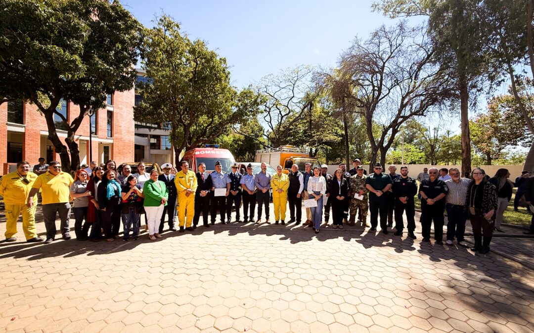 Paraguay fortalece la gestión de residuos peligrosos con la entrega de equipos certificados y capacitación técnica a bomberos