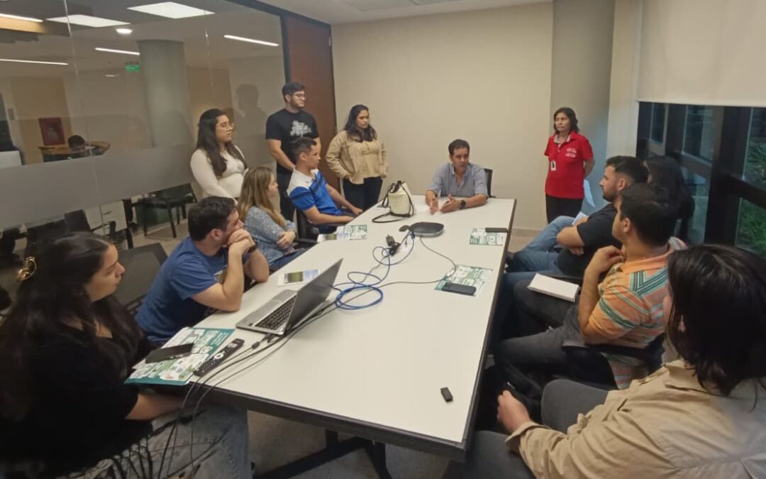 Futuros Ingenieros conocieron el proceso de Evaluación de Impacto Ambiental en el MADES