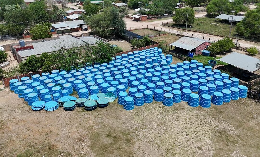 MADES entrega más de 300 tanques de agua en Alto Paraguay